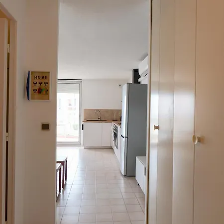 C 529 Piscine Front De Apartment