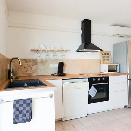 C 529 Piscine Front De Apartment *