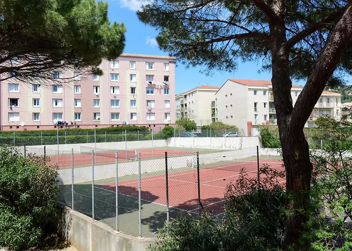 C 529 Piscine Front De *